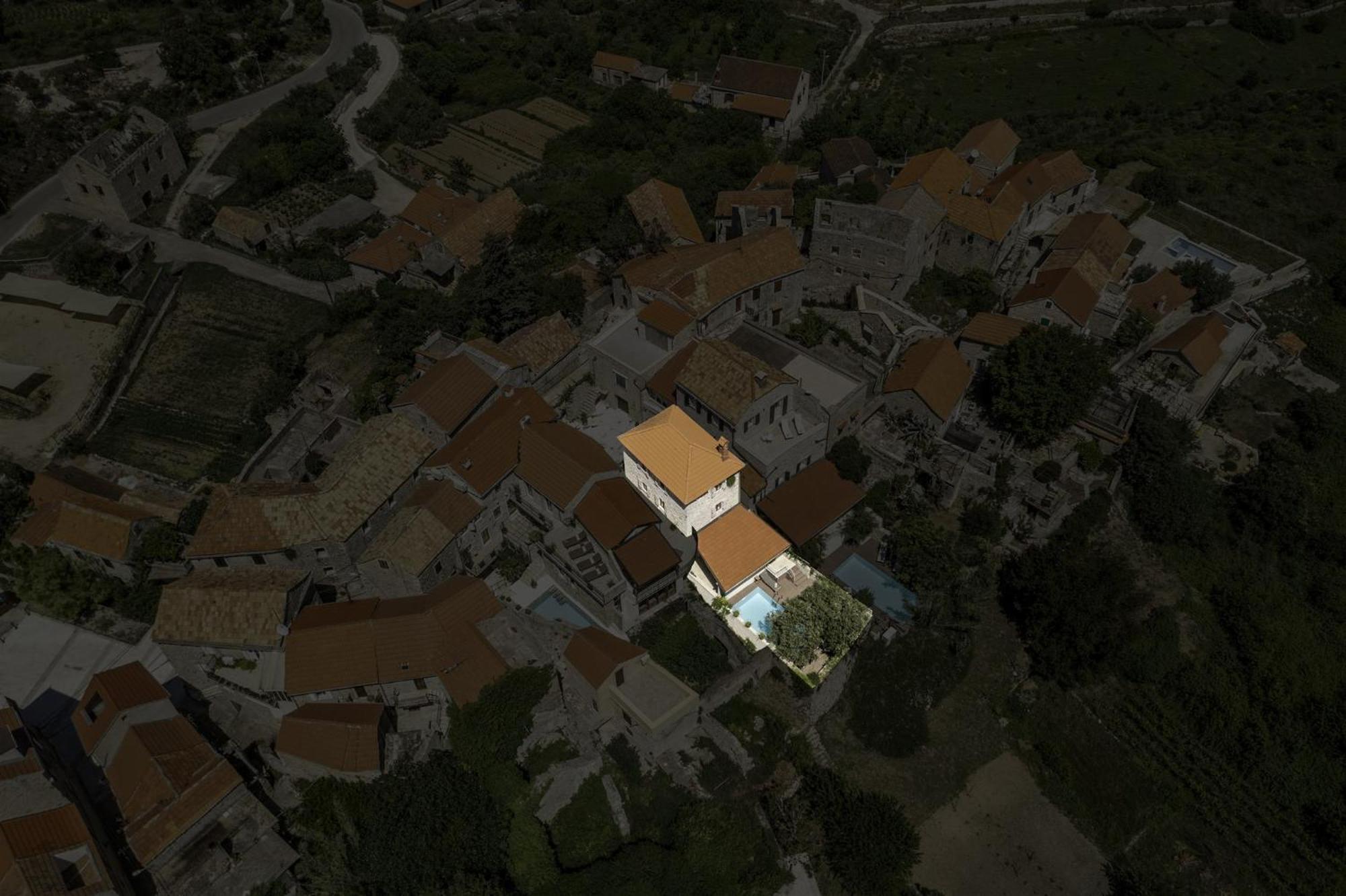 Dvor Pitve Villas Jelsa  Exterior photo