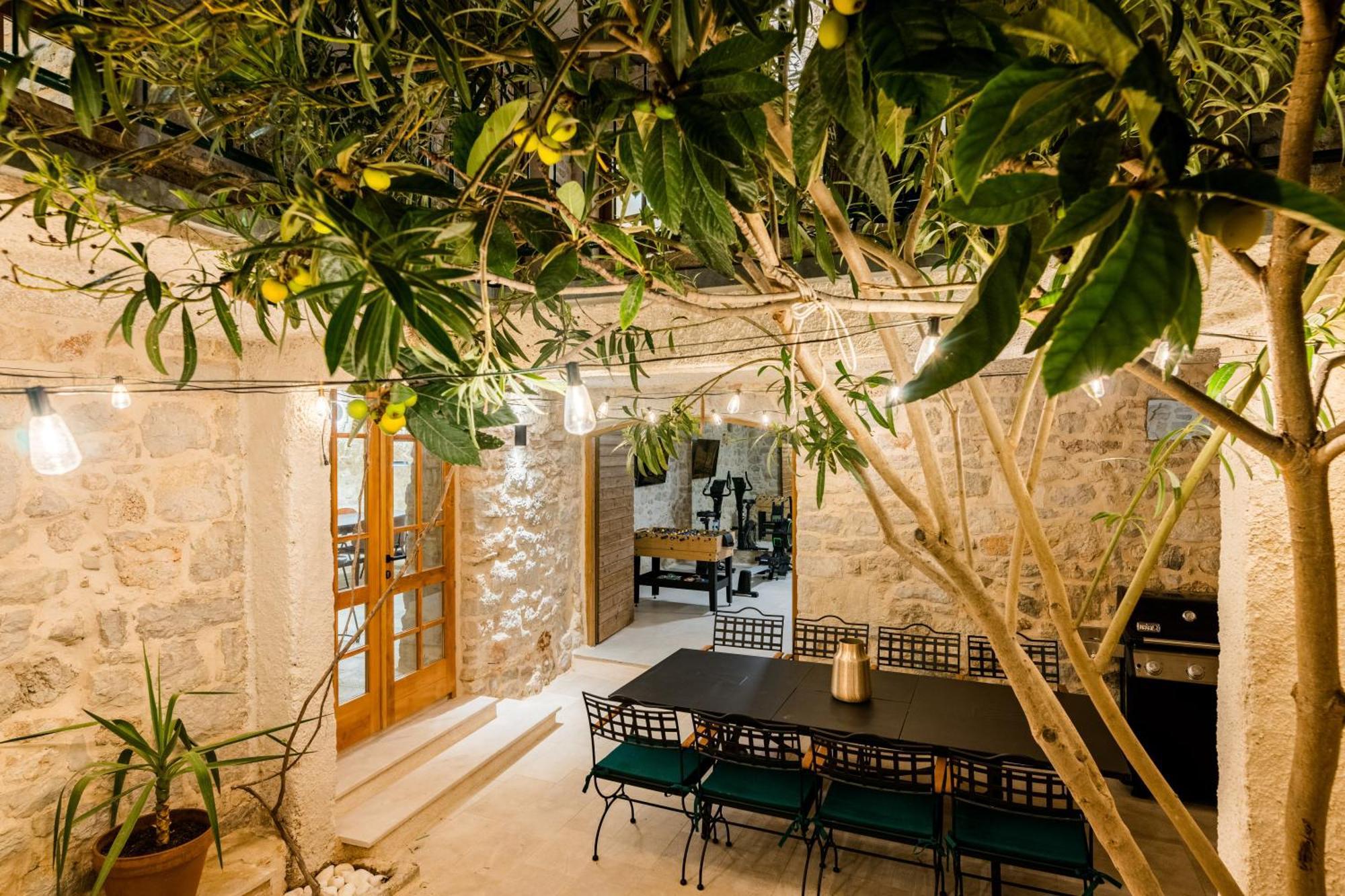 Dvor Pitve Villas Jelsa  Exterior photo