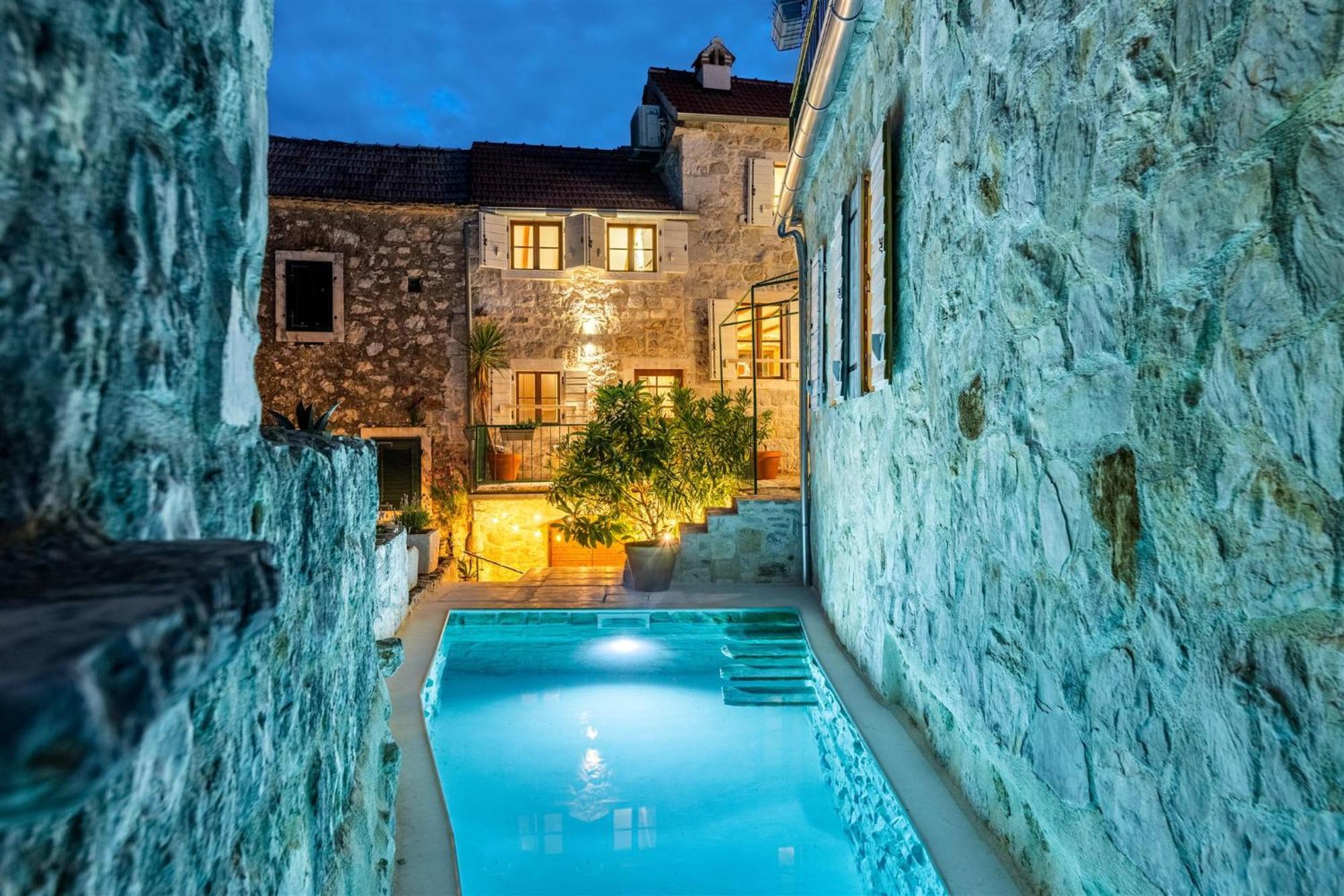 Dvor Pitve Villas Jelsa  Exterior photo