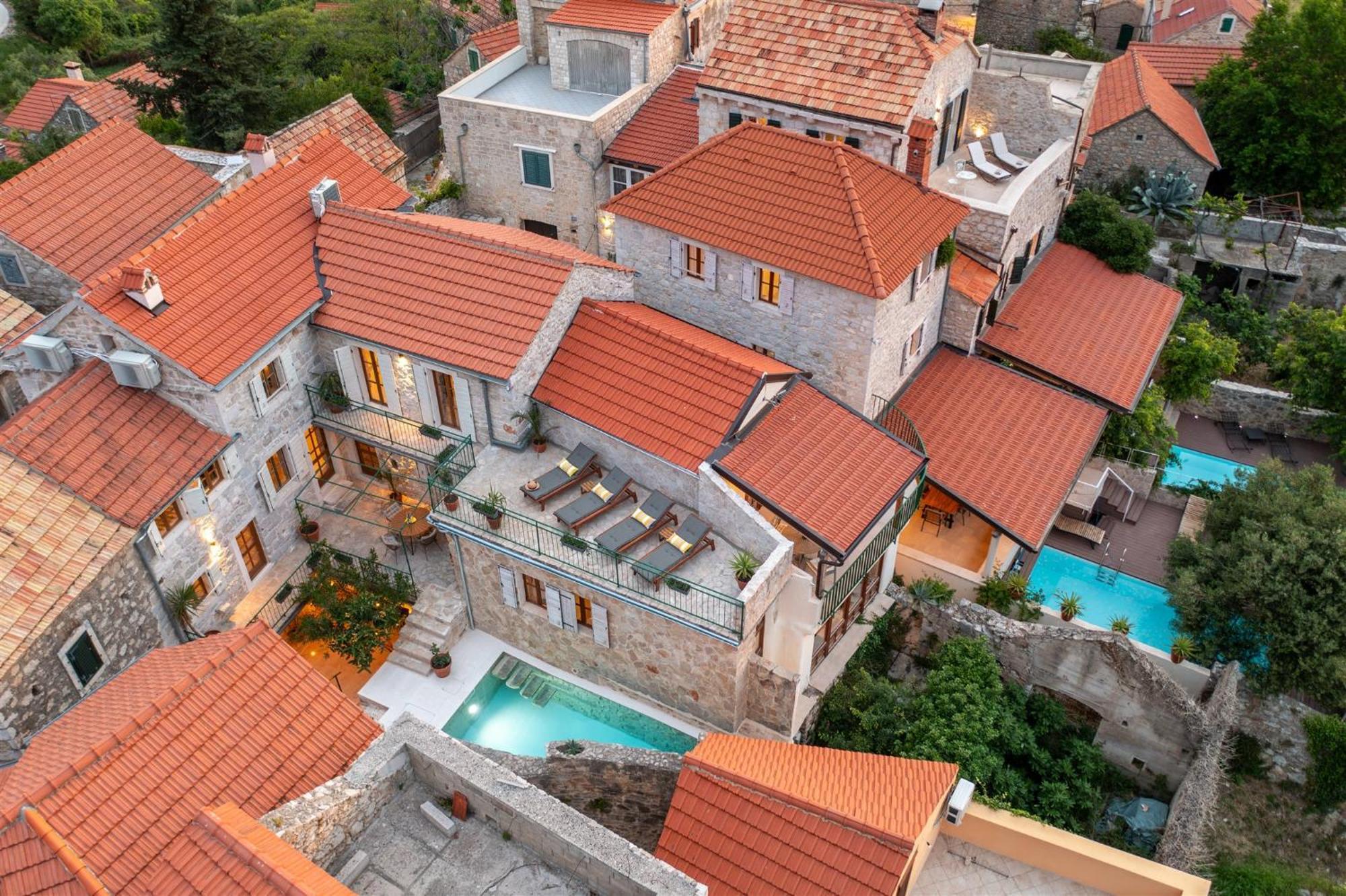 Dvor Pitve Villas Jelsa  Exterior photo