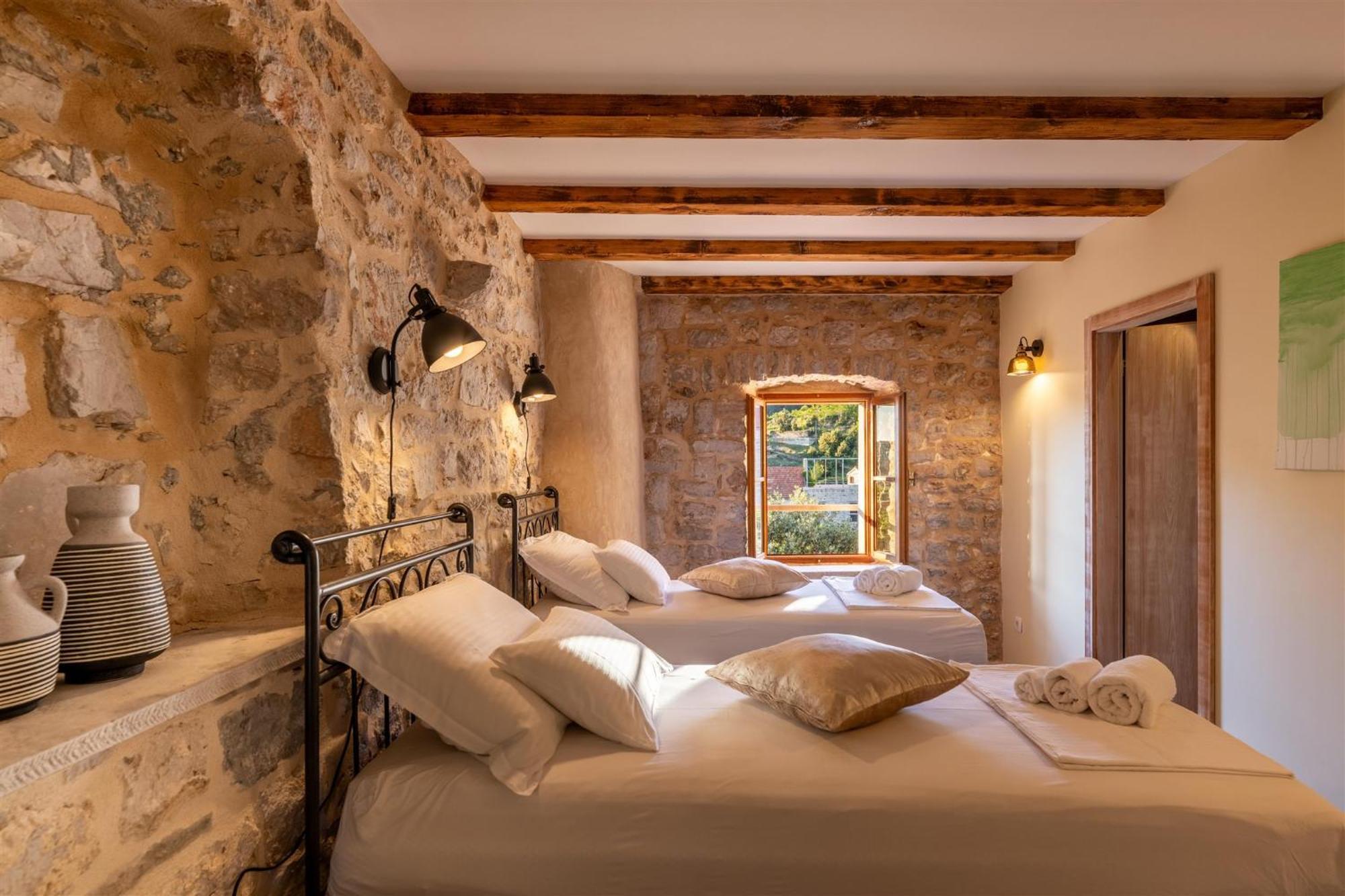 Dvor Pitve Villas Jelsa  Room photo