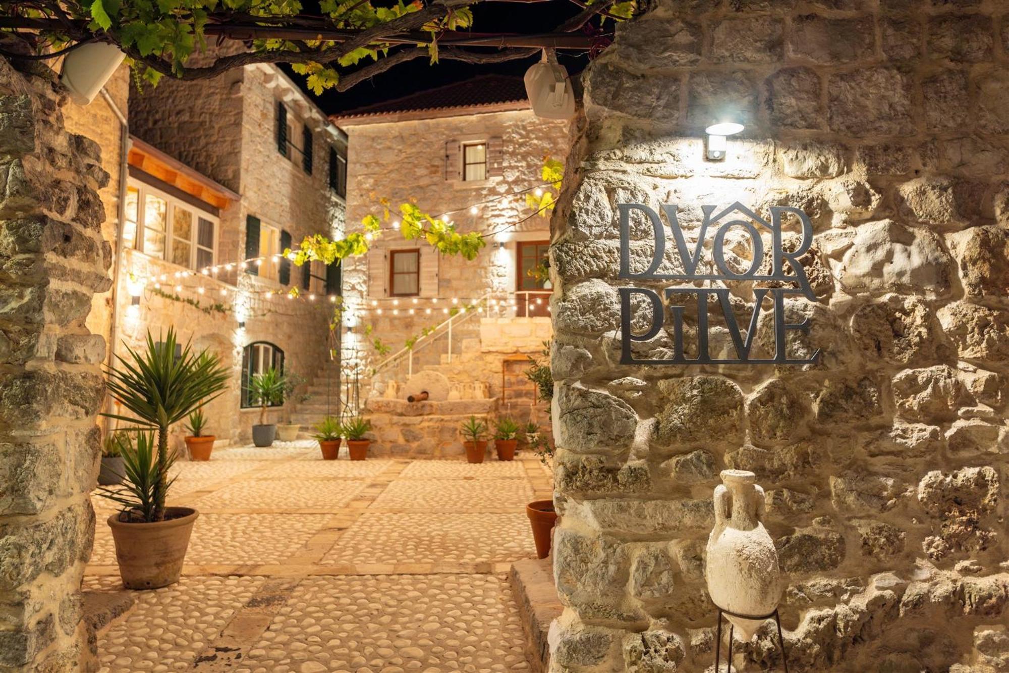 Dvor Pitve Villas Jelsa  Exterior photo